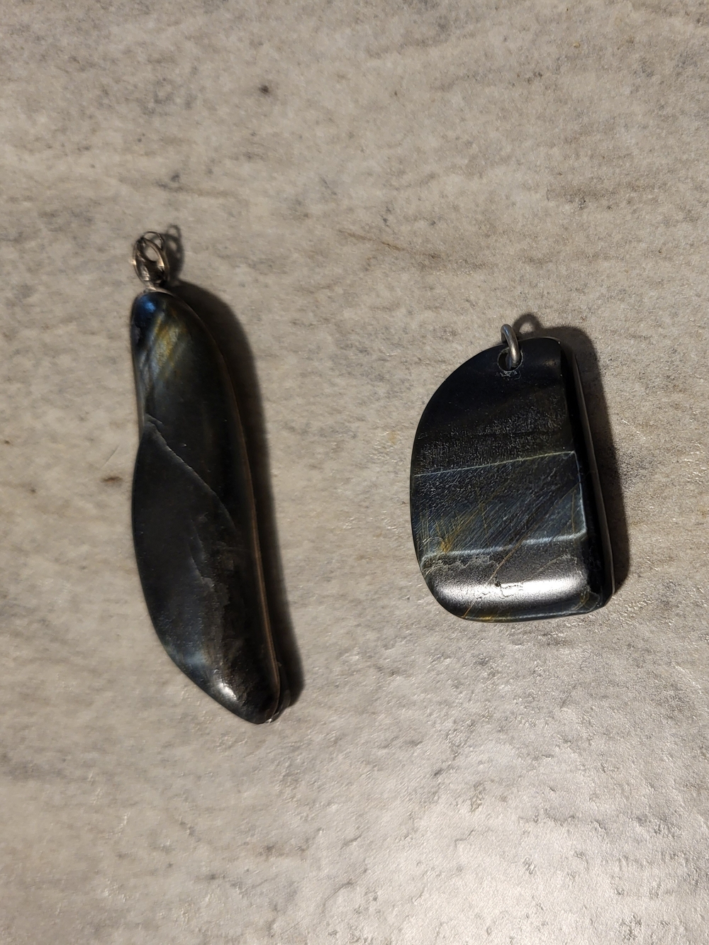 Polished Black Pendants Necklace - Elegant Black and Blue Sheen